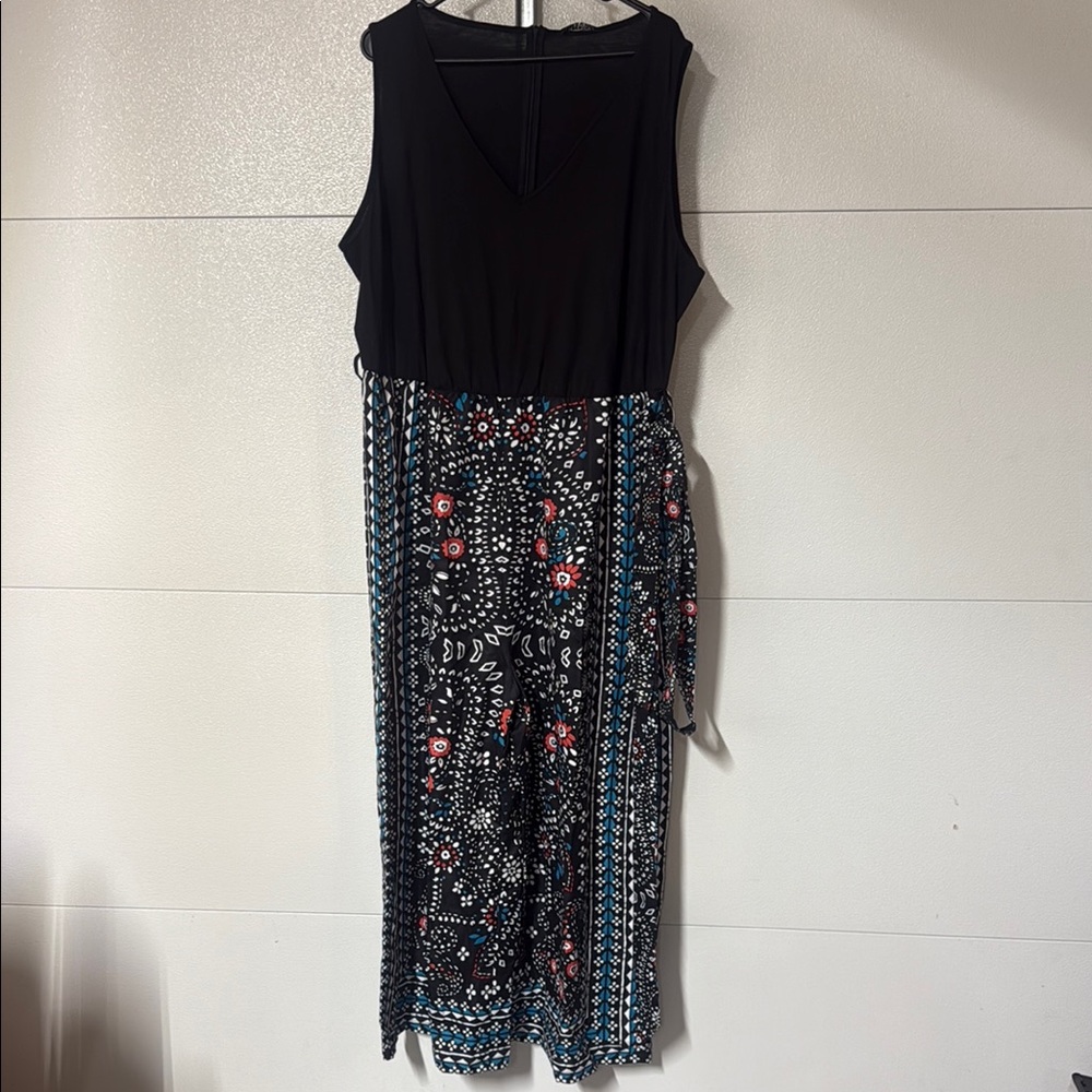 BloomChic Black and Blue Sleeveless Jumpsuit